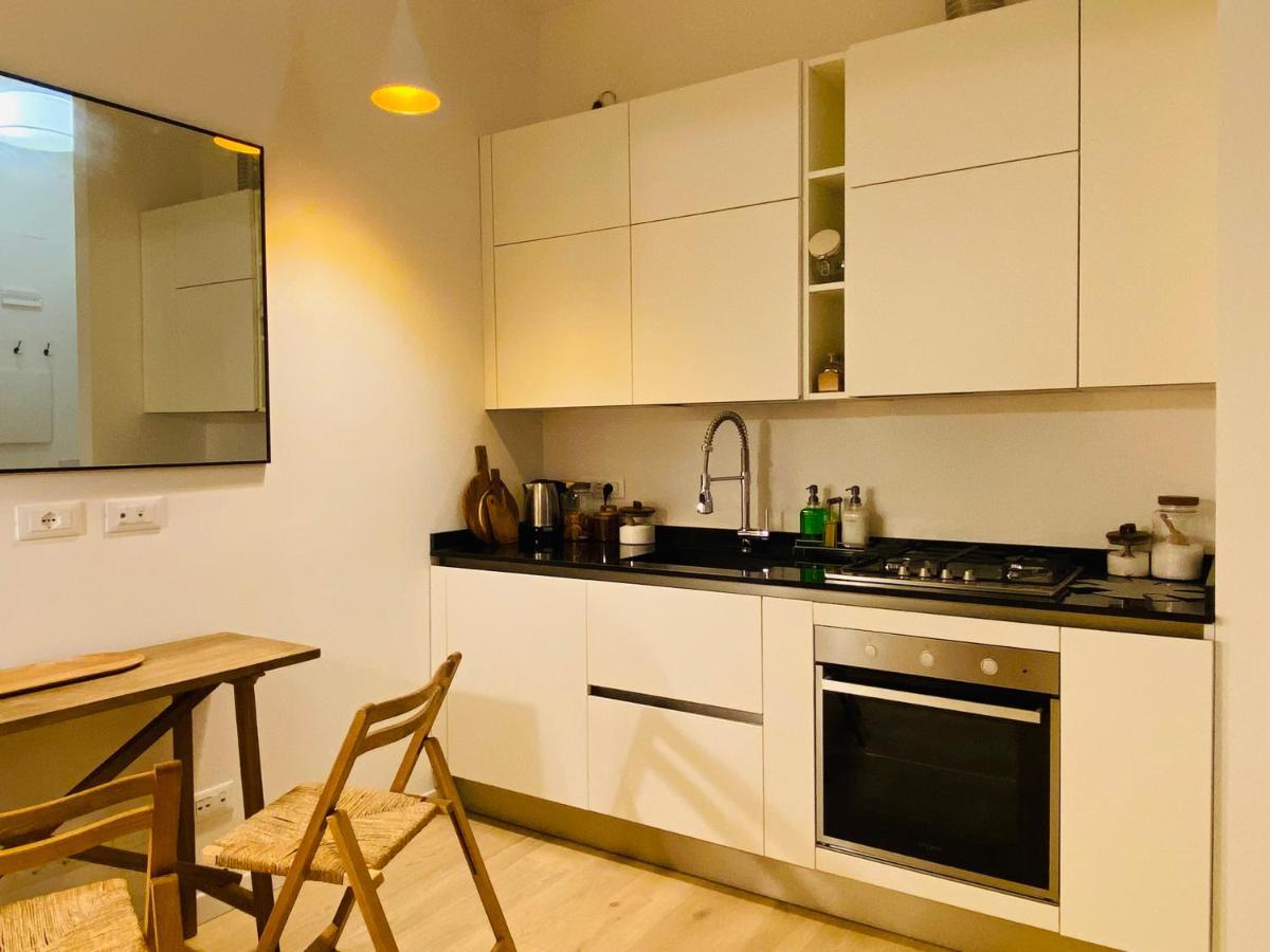Piazzaborsa Charme Apartment ตรีเอสเต ภายนอก รูปภาพ
