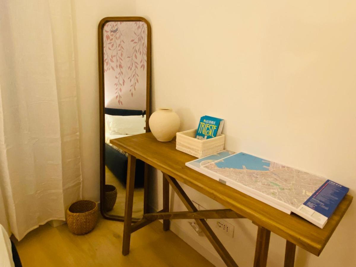 Piazzaborsa Charme Apartment ตรีเอสเต ภายนอก รูปภาพ