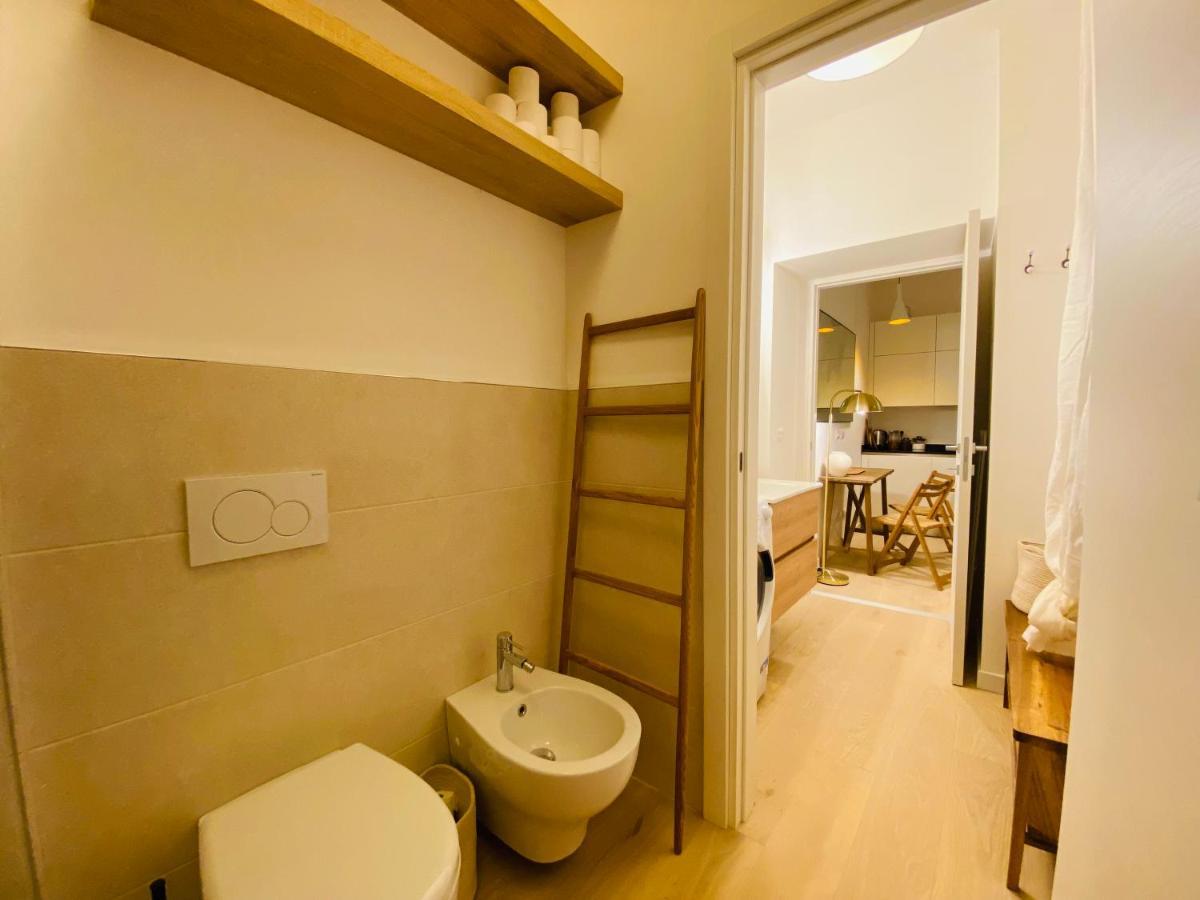 Piazzaborsa Charme Apartment ตรีเอสเต ภายนอก รูปภาพ